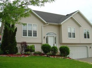 122 Joyce Dr, Lodi, WI 53555