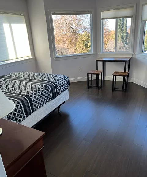 259 E Crescent Ave — Photo 1