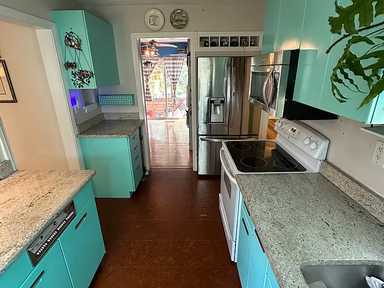 1712 Marsden Ave — Photo 16