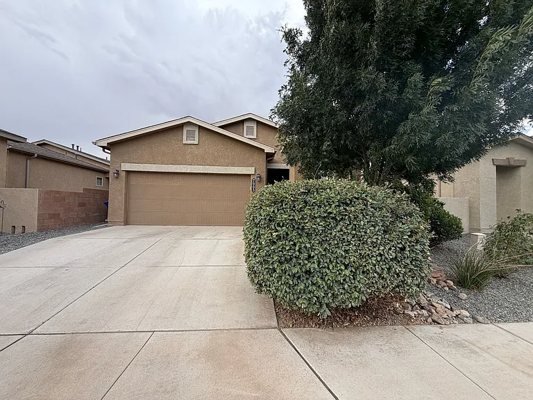7005 Silver Moon Rd NW — Photo 1