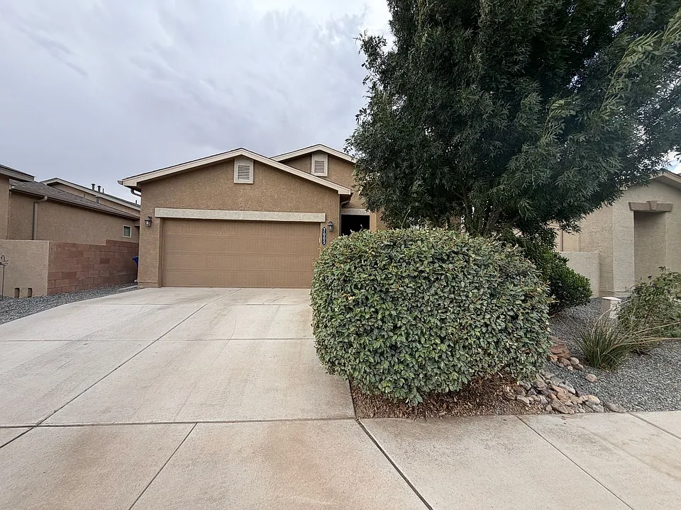 7005 Silver Moon Rd NW