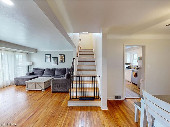 4th image of 1339 Haverston Rd