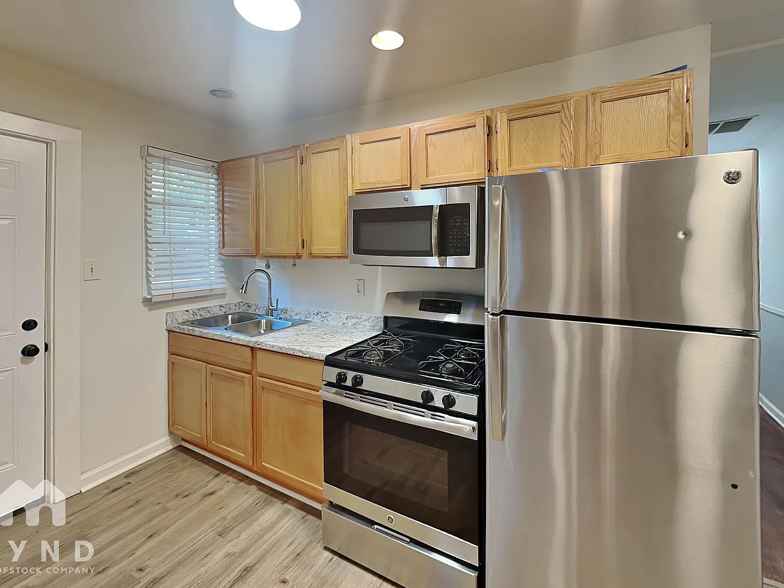 2 bed, 1.0 bath, $1,655 — Photo 4