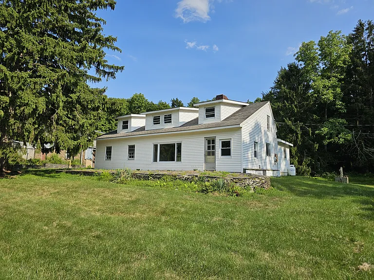 School House Ln — Photo 34