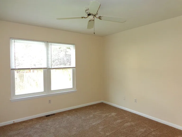 4636 Coronet Ave — Photo 11