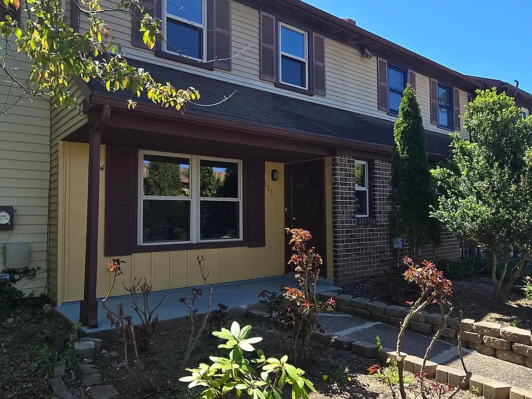 878 Williams Pl — Photo 1