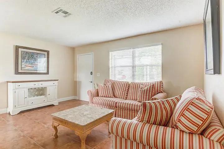 774 NW Floresta Dr — Photo 14