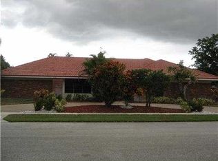 3700 Canterbury Ct, Boca Raton, FL 33434