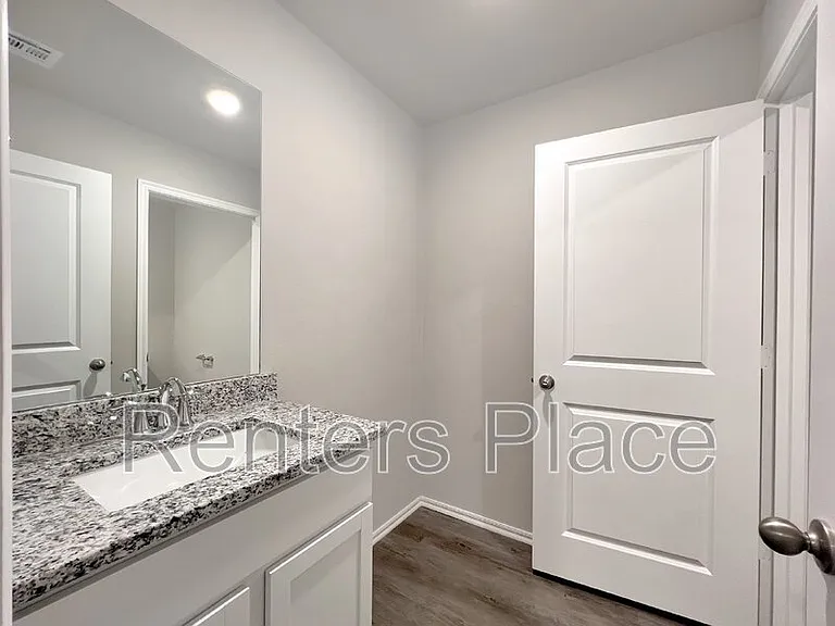 20 Stonegate Dr — Photo 16
