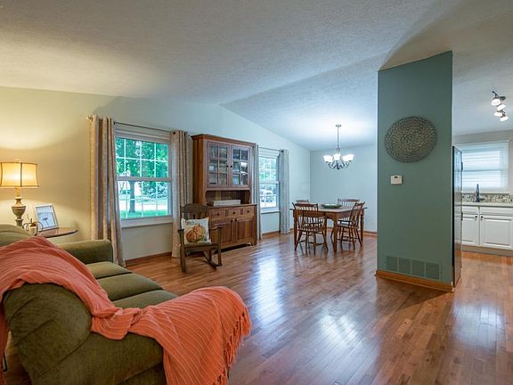 5th image of 3863 Talcott Dr
