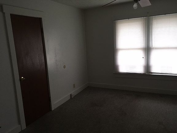 4th image of 3327 N Main St
