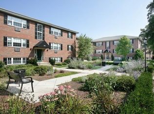 105 Farwell St APT C, Newton, MA 02460