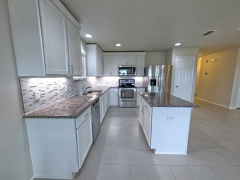 704 Rivers Creek Ln — Photo 9
