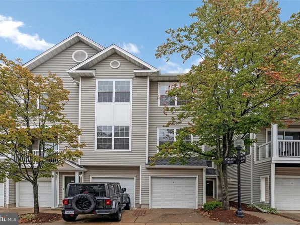 4528 Superior Sq, Fairfax, VA 22033