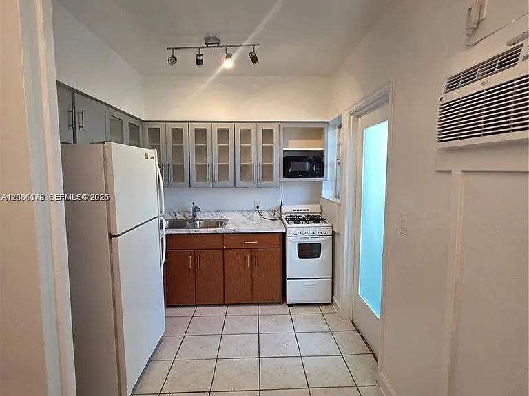 8024 Harding Ave #1 — Photo 21