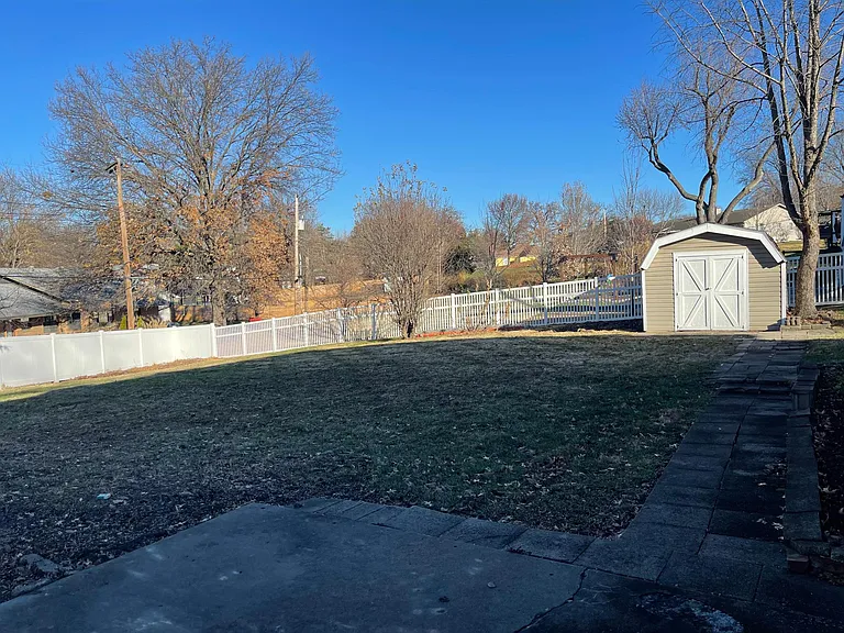 24 NE Normandy Ln — Photo 28