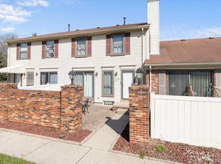 38509 Golfview Dr W, Clinton Township, MI 48038