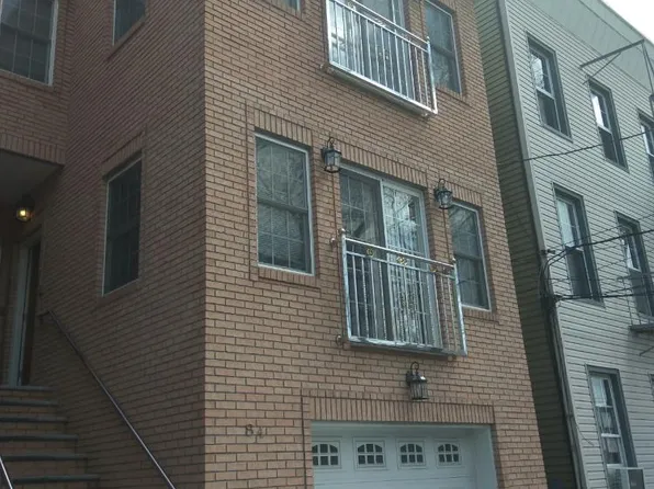 84 Thorne St Floor 2, Jersey City, NJ 07307