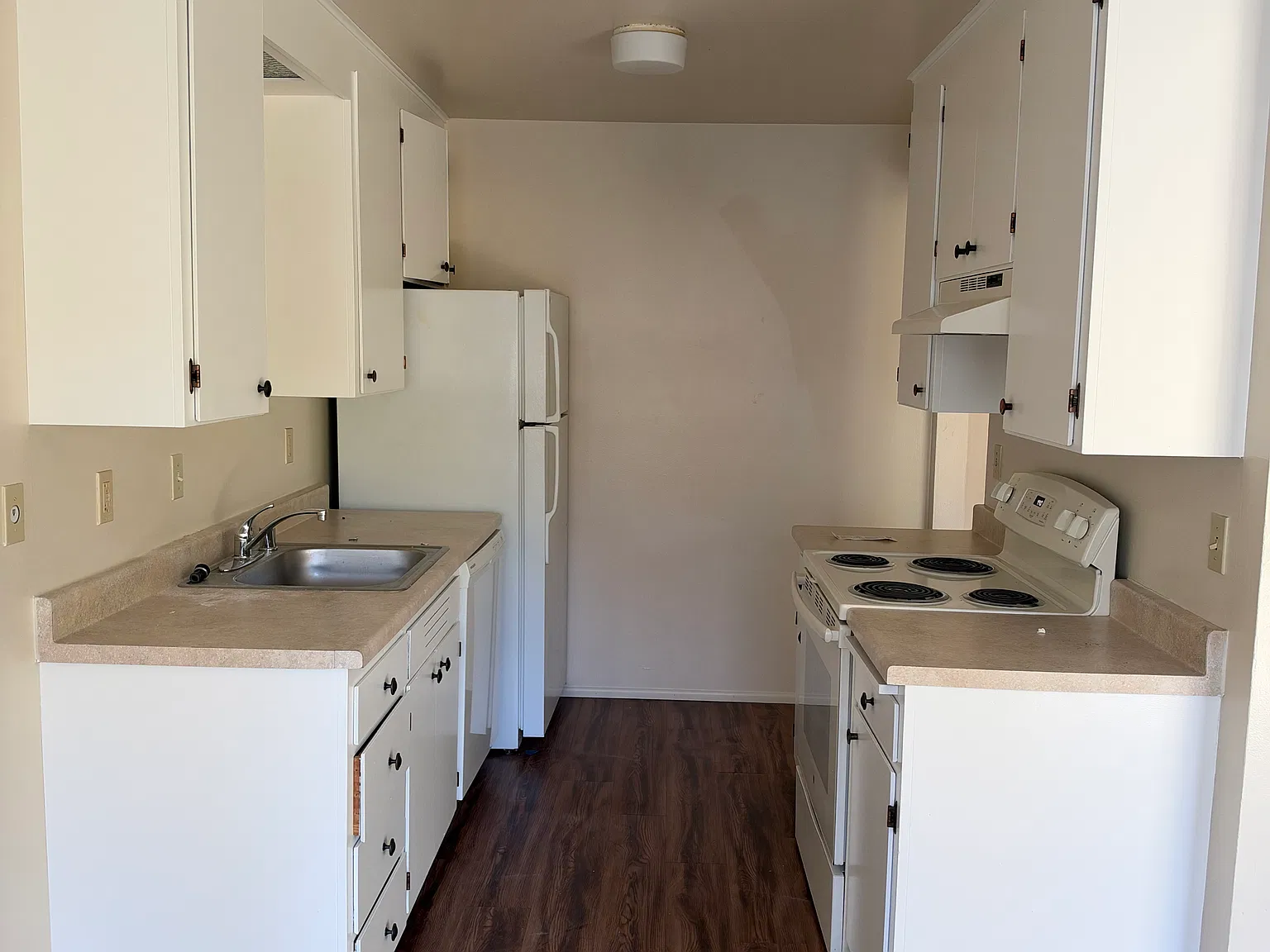 2 bed, 800 sqft, $1,745 — Photo 2