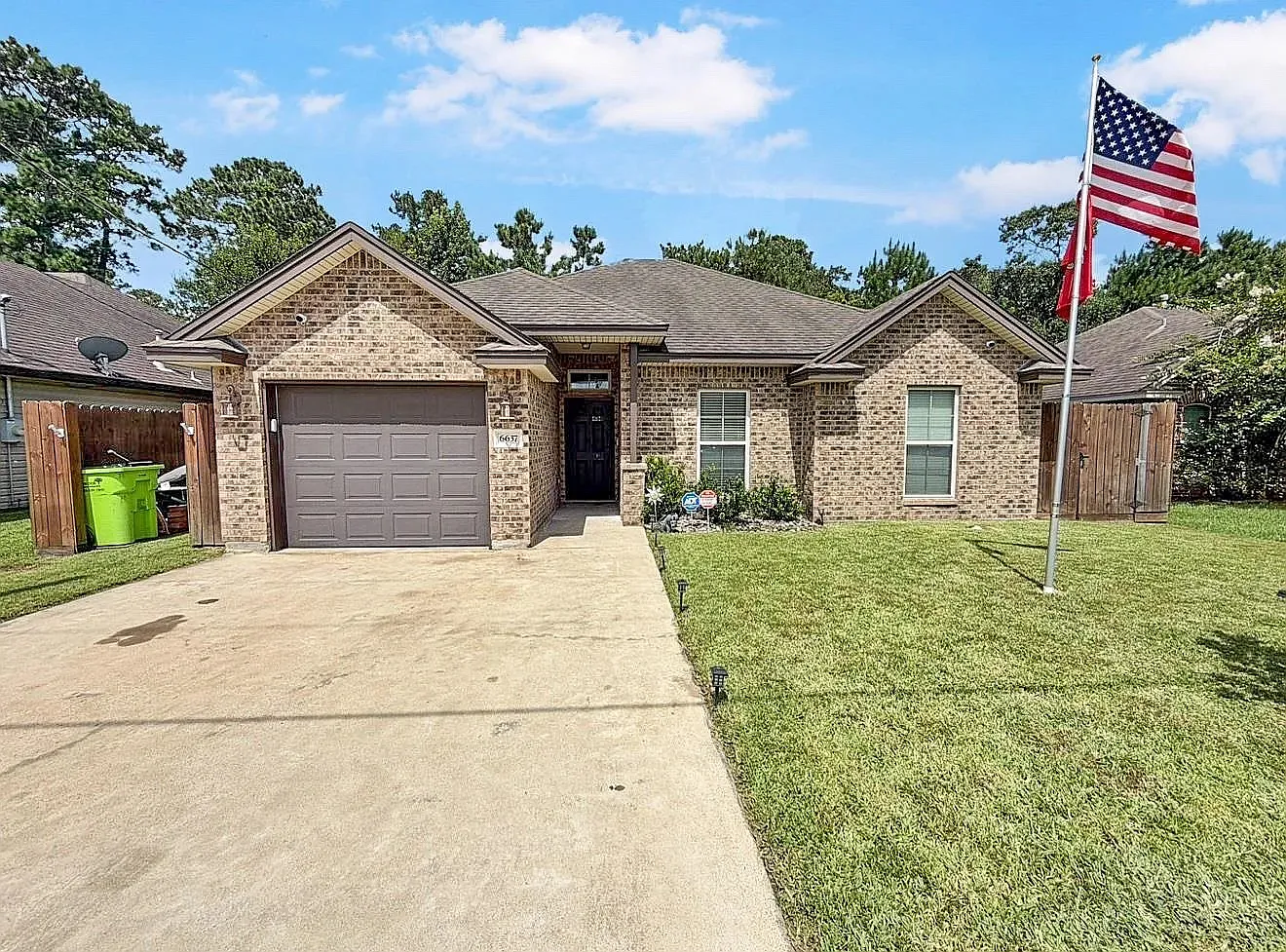3 bed, 1199 sqft, $2,090 — Photo 1