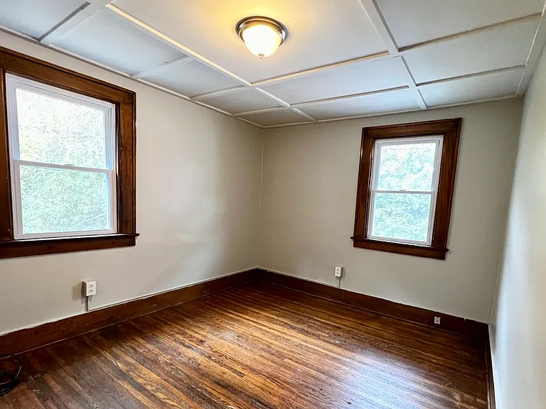 887 Woodbine Ave — Photo 13