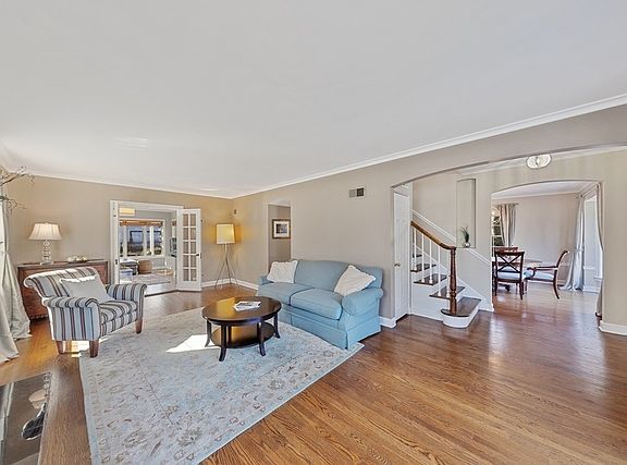 4th image of 4060 Central Ave