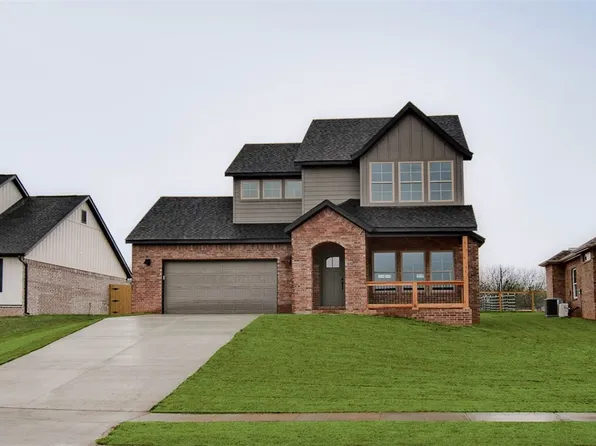 222 Nebo St, Prairie Grove, AR 72753