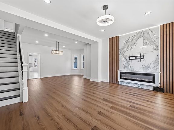 5th image of 1826 Washington Ave