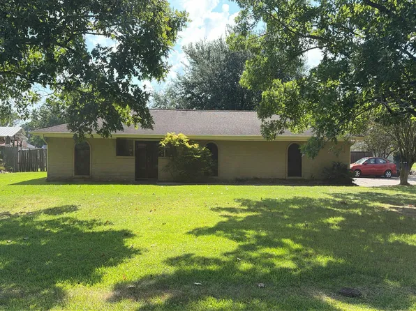 216 Shadowdale St, Bridge City, TX 77611