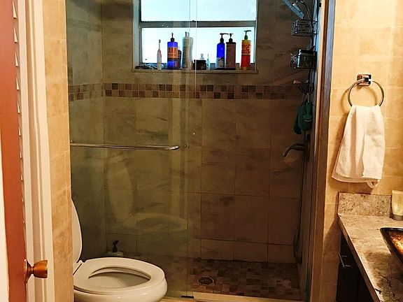2nd image of 1750 NE 191st St APT 724