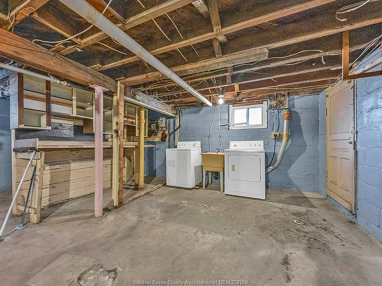 669 Park St W #B — Photo 21