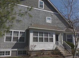 20 Mystic Dr, Ossining, NY 10562
