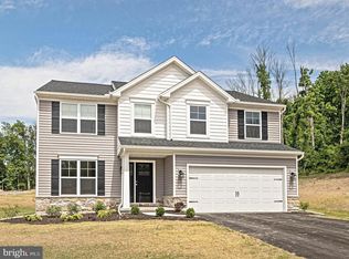 47 Ladderback Ln, Reading, PA 19606