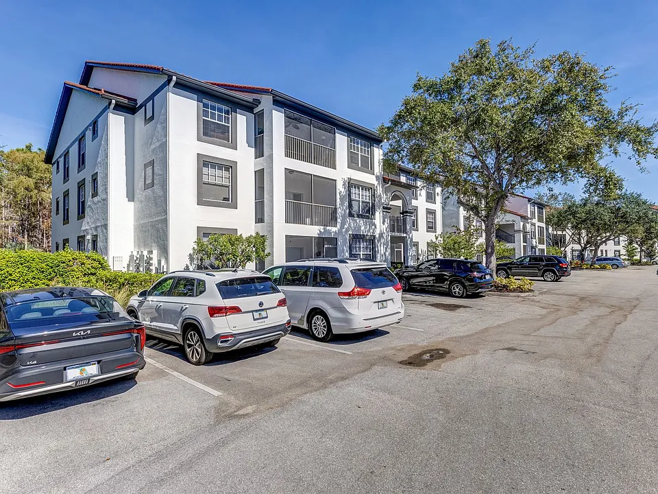 7960 Preserve Cir #637