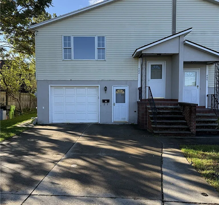 404 Galster Ave #402