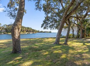 19 Old Ferry Rd, Shalimar, FL 32579