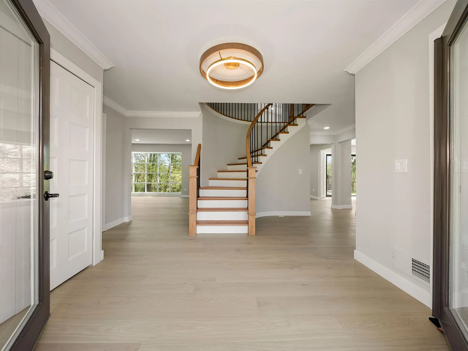 4 bed, 5.0 bath, 3181 sqft, $7,000 — Photo 4