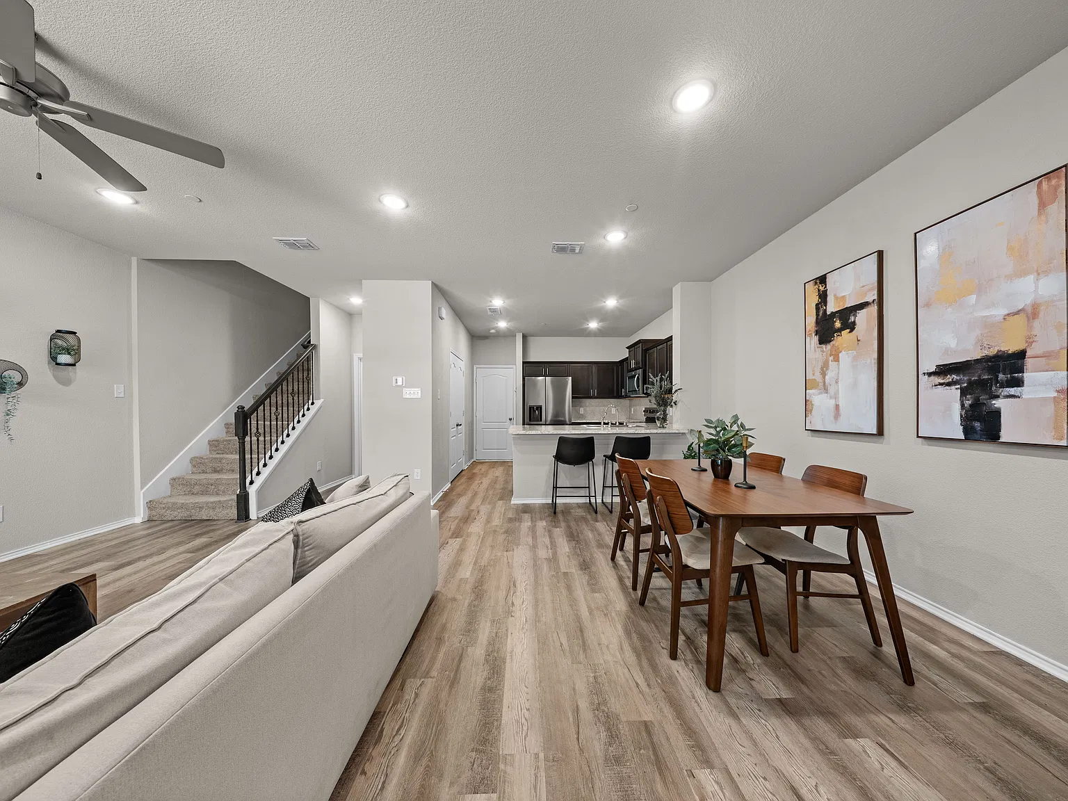 3 bed, 2.5 bath, 1742 sqft, $2,350 — Photo 4