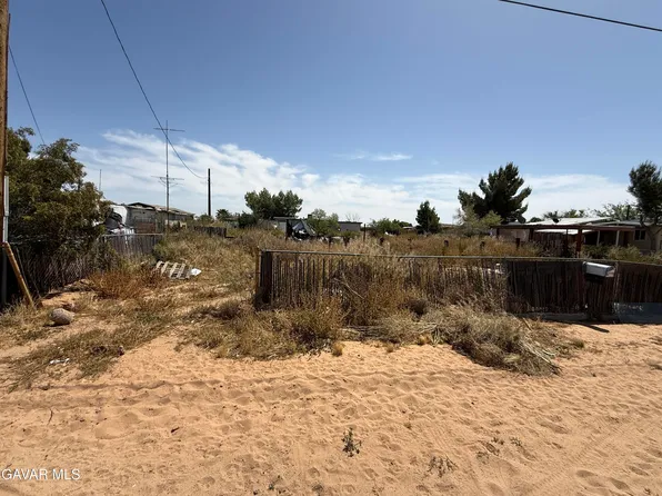 18296 Claymine Rd, Edwards, CA 93523