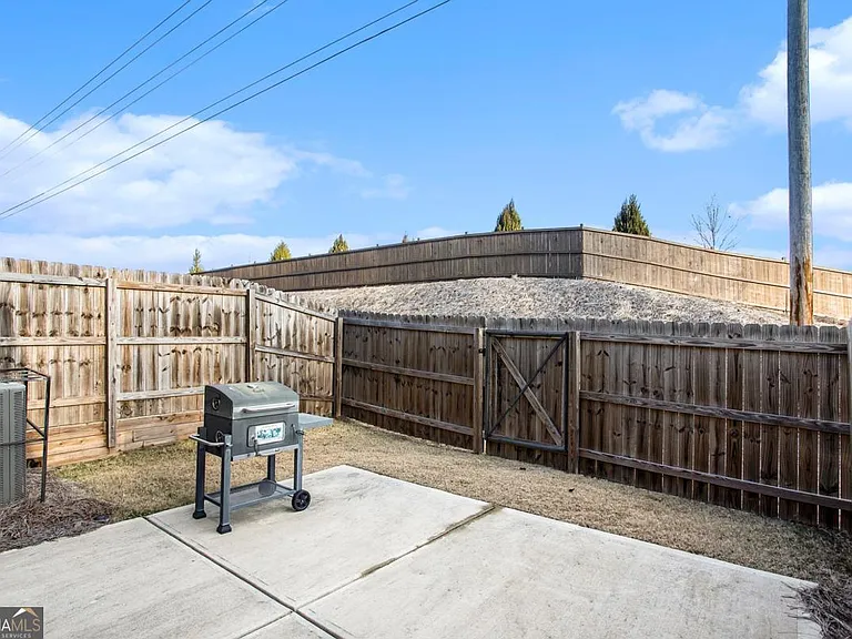 2414 Fitts Dr — Photo 26