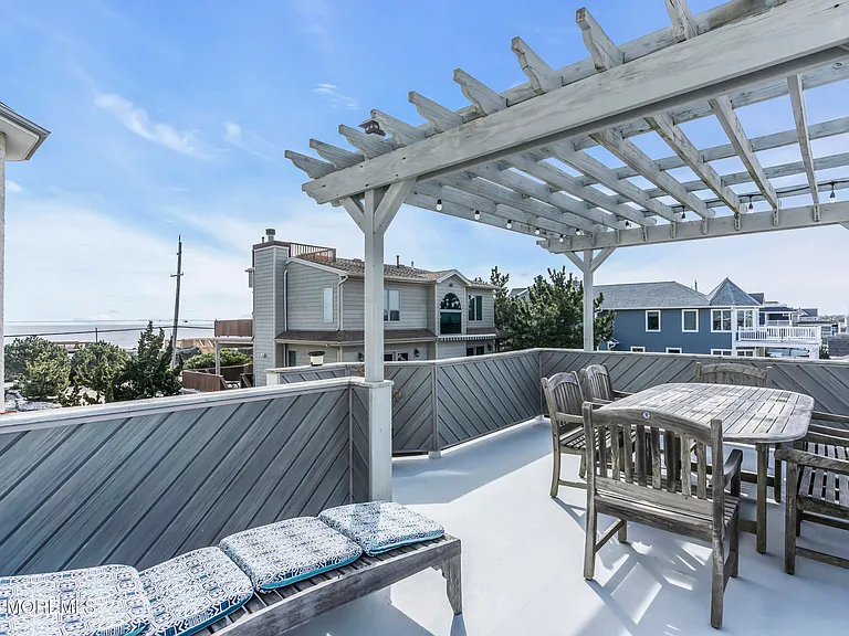 492 Ocean Ave — Photo 58