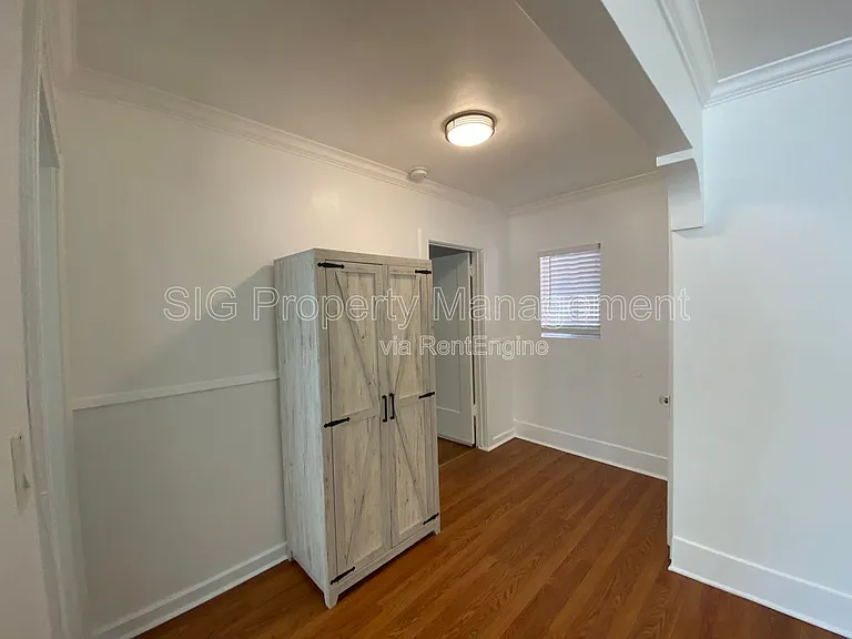1250 E Villa St — Photo 5