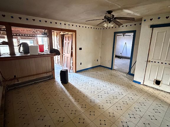 2nd image of 1465 S Main St