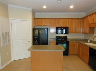 6801 Hanesbrook Cir APT 203, Clemmons, NC 27012