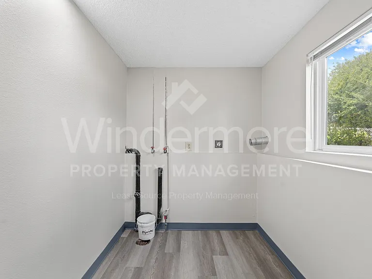 2121 S Herald Rd — Photo 23