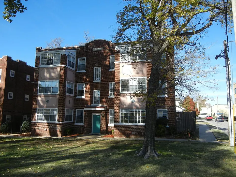 1223 S Elgin Ave #4