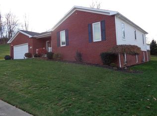 1732 Sandlewood Dr SE, New Philadelphia, OH 44663