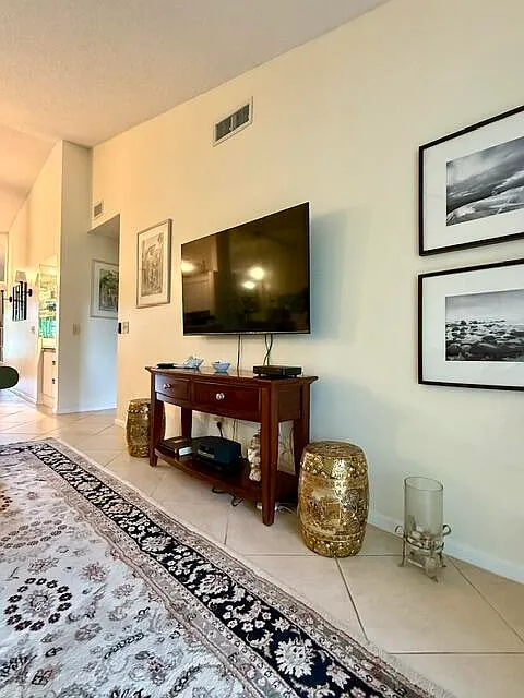 2 bed, 2.0 bath, 1178 sqft, $4,000 — Photo 4