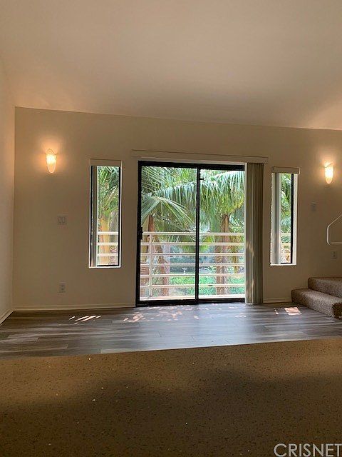 1st image of 857 S Plymouth Blvd #304