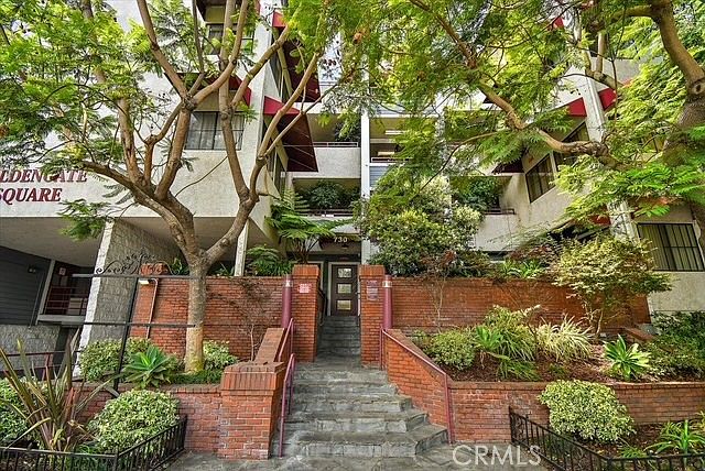 1st image of 730 W 4th St